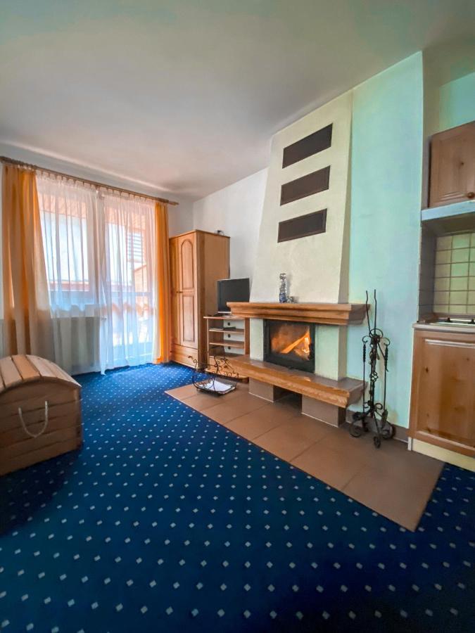 Penzion Teniscentrum Tatranská Lomnica Buitenkant foto